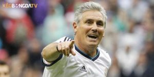 Sơ lược thông tin về chân sút Carlos Santillana